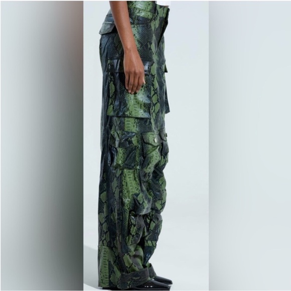 Green Snake Print Cargo Pants - Picture 3 of 4